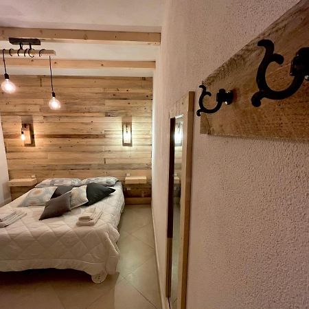 Iknos Guest House Olbia Esterno foto