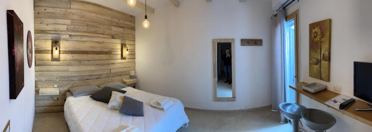 Iknos Guest House Olbia Esterno foto